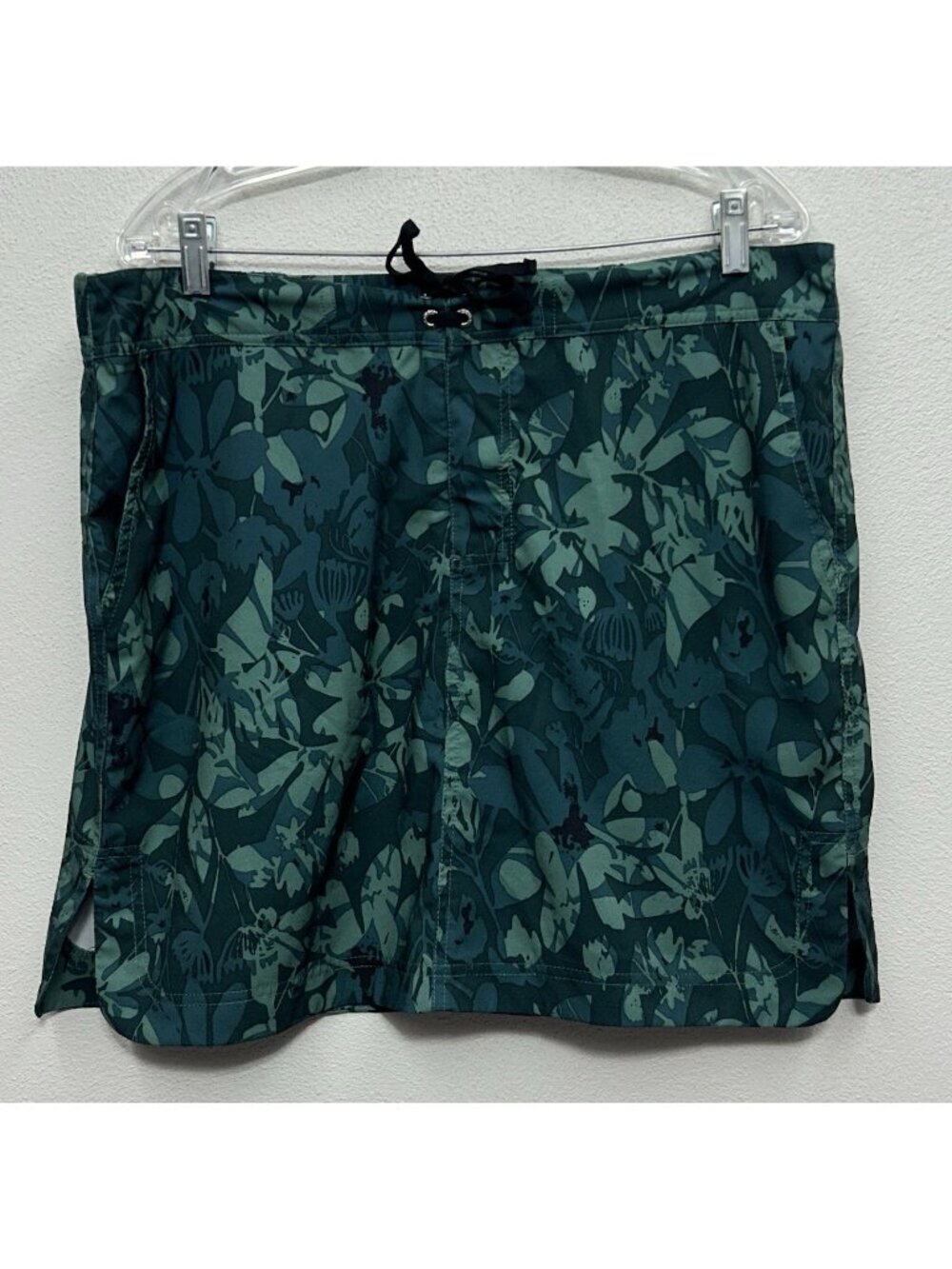 Rip Skirt Hawaii Pull On Skirt Size XL Green Floral Length 2 Golf Tropical Beach